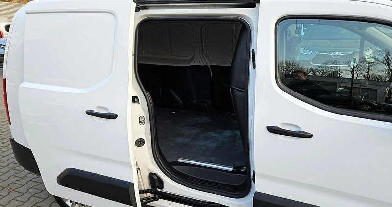 Toyota Proace City cena 99900 przebieg: 76084, rok produkcji 2022 z Sianów małe 301